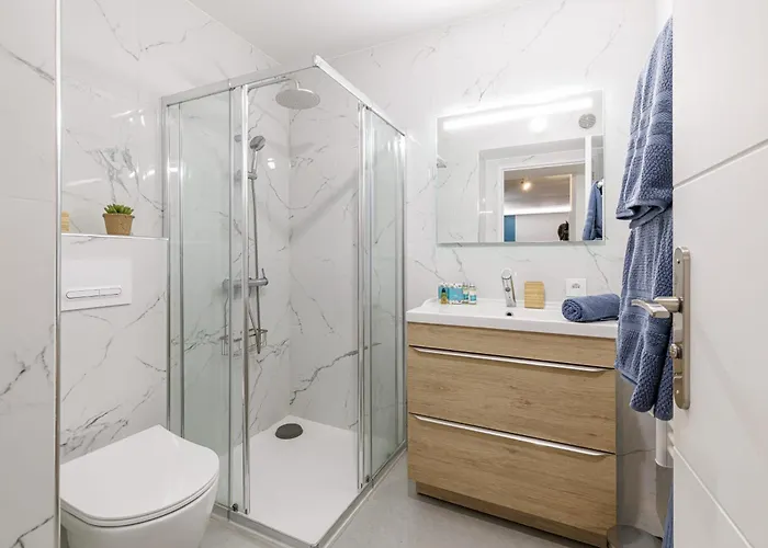 My Casa - Suisse - Cosy Down Town With Terrasse Διαμέρισμα Νίκαια